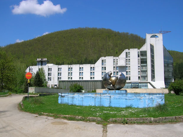 Нико неће Куршумлијску бању